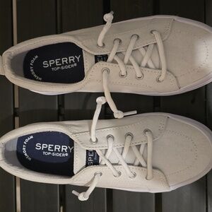 New Sperry Memory Foam, Size 1.5, White